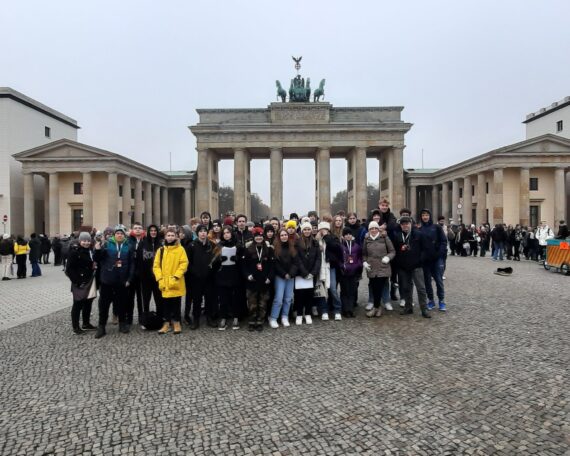 Młodzież na wycieczce do Berlina